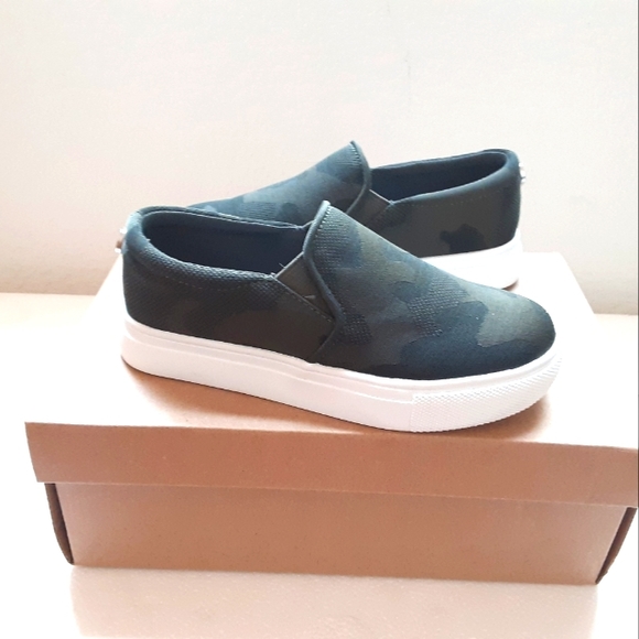 Steve Madden - Picture 1 of 4